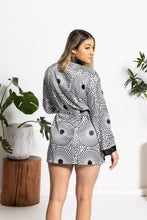 Load image into Gallery viewer, Senzo Short Robe
