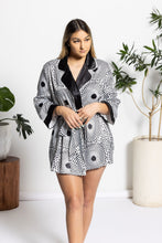 Load image into Gallery viewer, Senzo Short Robe