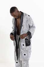 Load image into Gallery viewer, Senzo Unisex Medium Robe