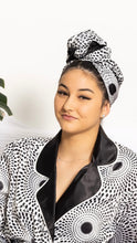 Load image into Gallery viewer, Senzo Doubled Sided Satin Scarf

