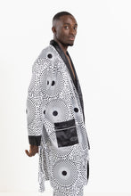 Load image into Gallery viewer, Senzo Unisex Medium Robe

